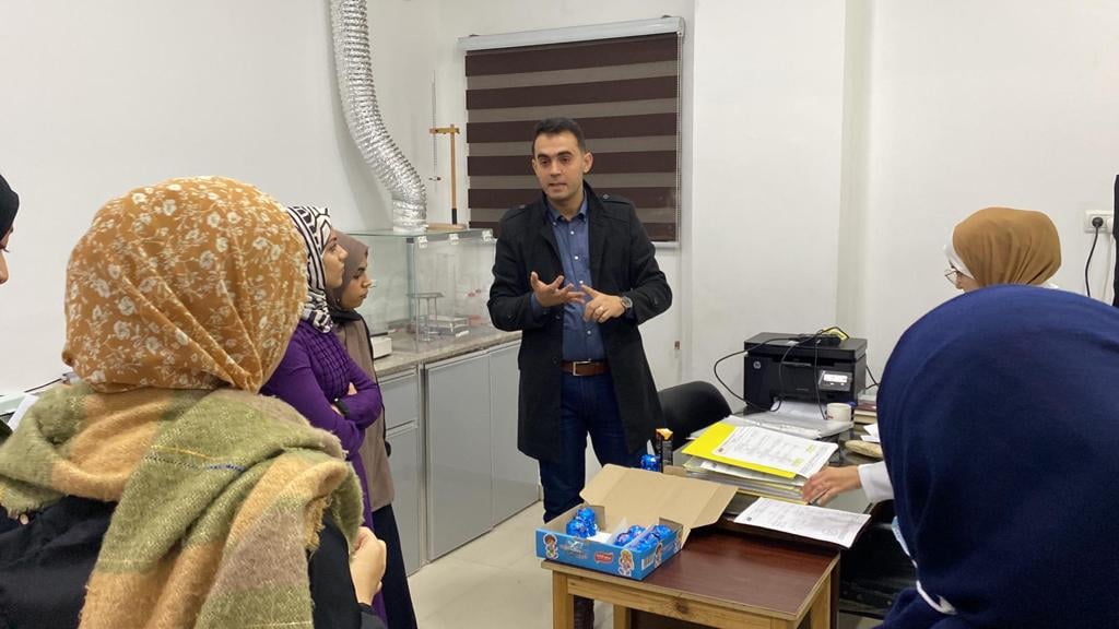قسم الهندسة الصناعية ينظم رحلة علمية لمصنع سراير الوادية