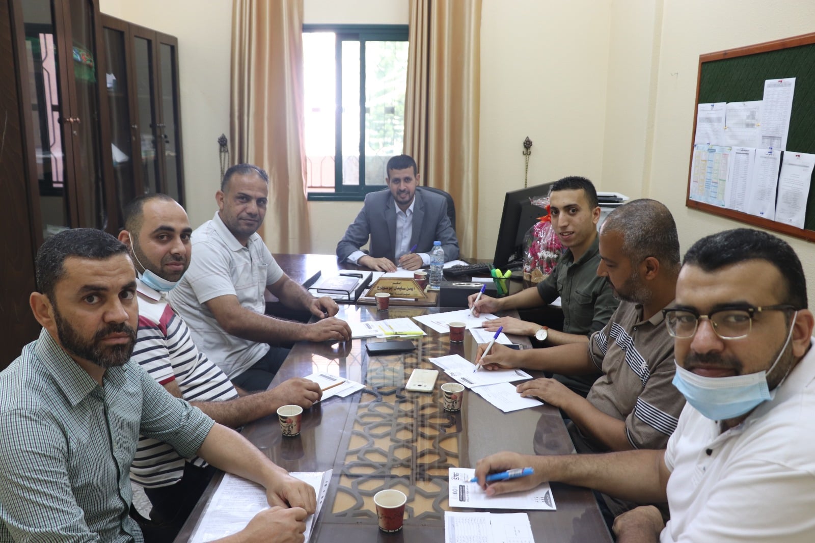 جانب من اجتماع لجنة استقطاب الطلبة الجدد..