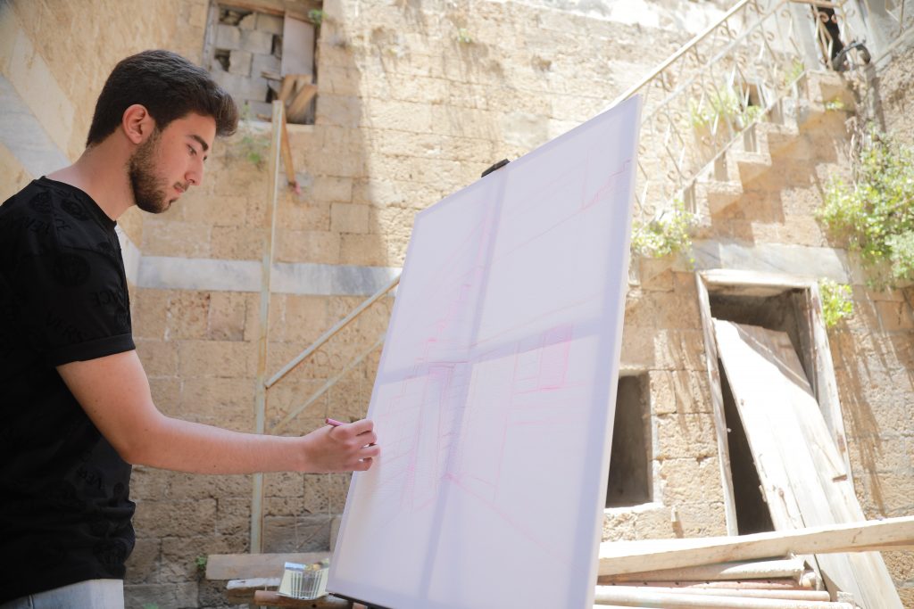 Ewan Cultural Heritage Centre organizes an oil drawing workshop within the Old City in Gaza